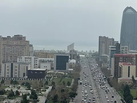 Satılır 3 otaqlı mənzil 158 m²