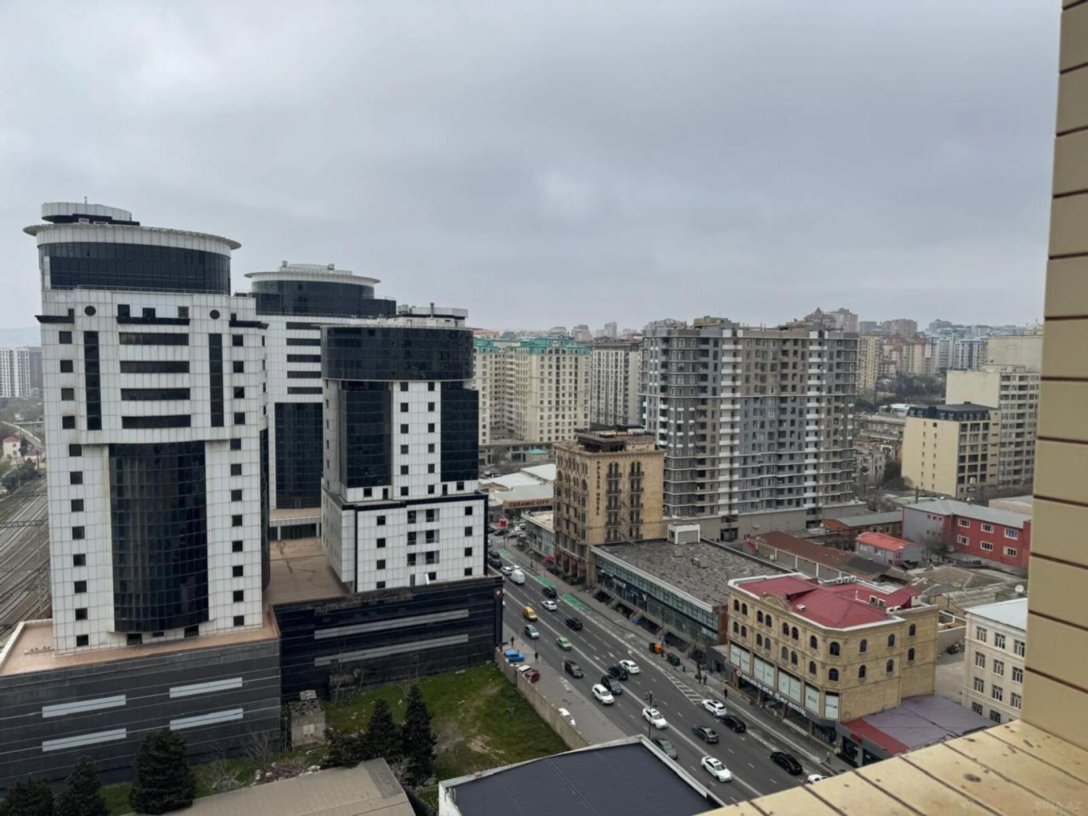 Satılır 3 otaqlı mənzil 158 m²