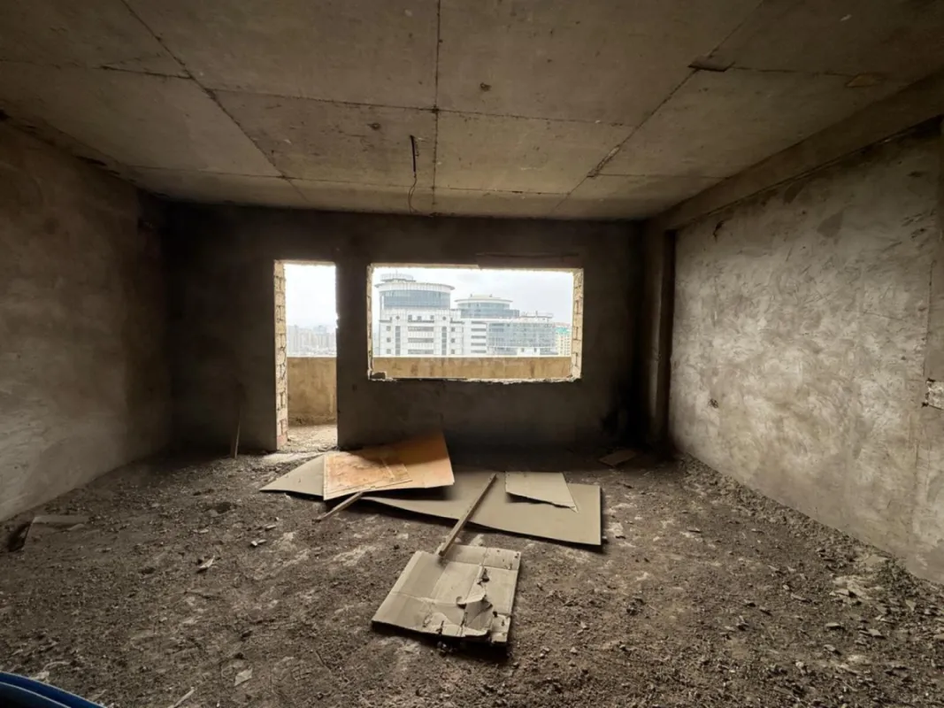 Satılır 3 otaqlı mənzil 158 m²