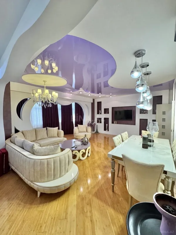 Satılır 3 otaqlı mənzil 184 m²