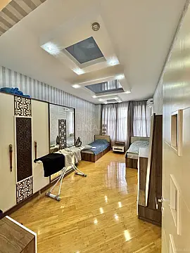 Satılır 3 otaqlı mənzil 184 m²