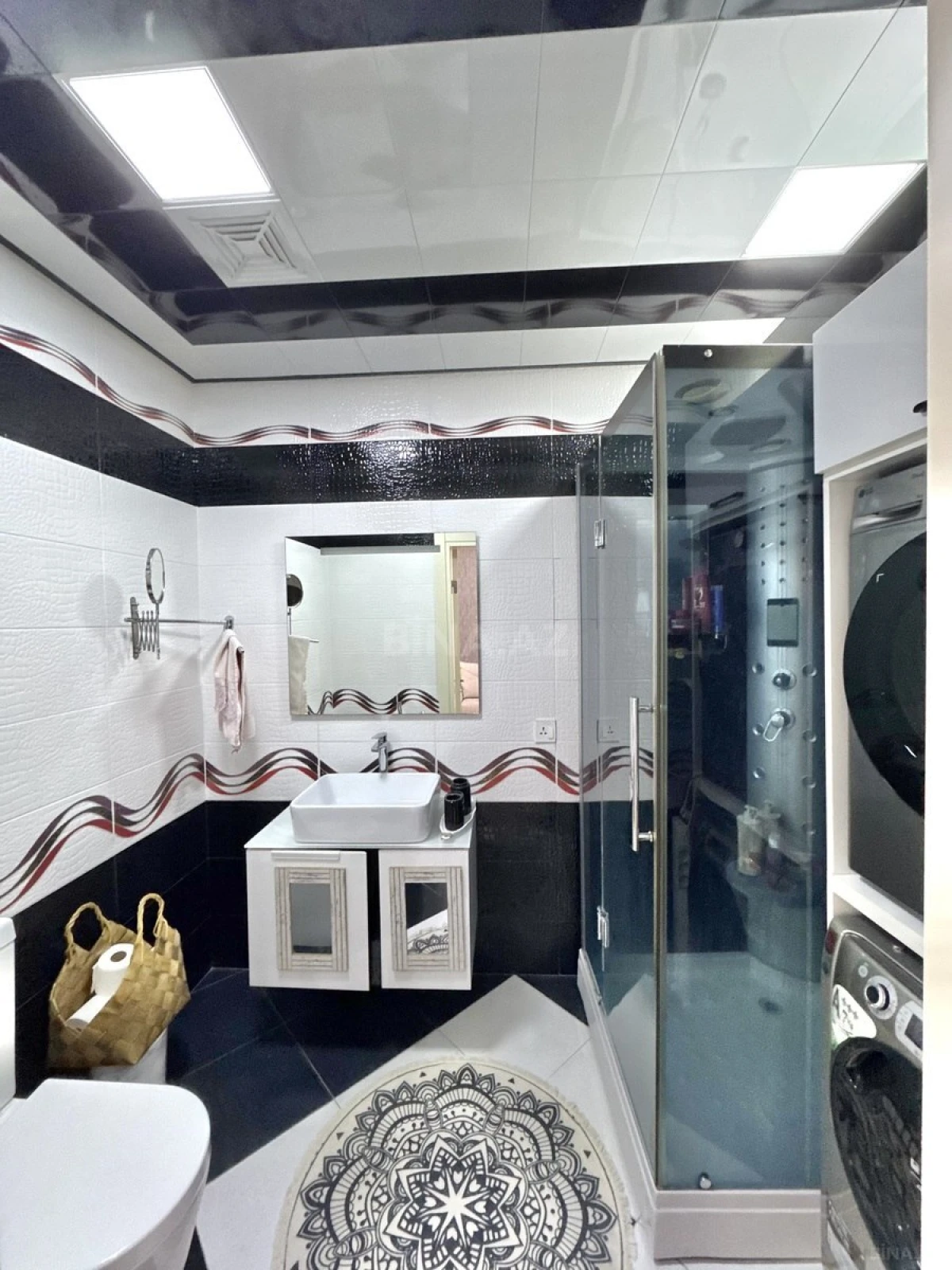 Satılır 3 otaqlı mənzil 184 m²