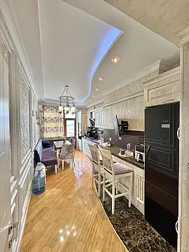 Satılır 3 otaqlı mənzil 184 m²