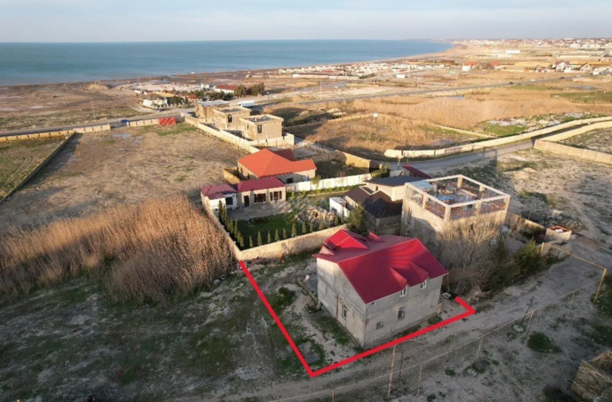 Satılır həyət evi 210 m²