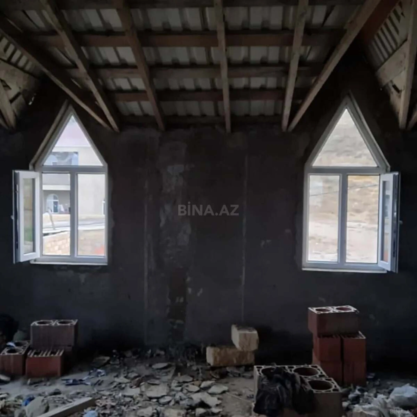 Satılır həyət evi 210 m²