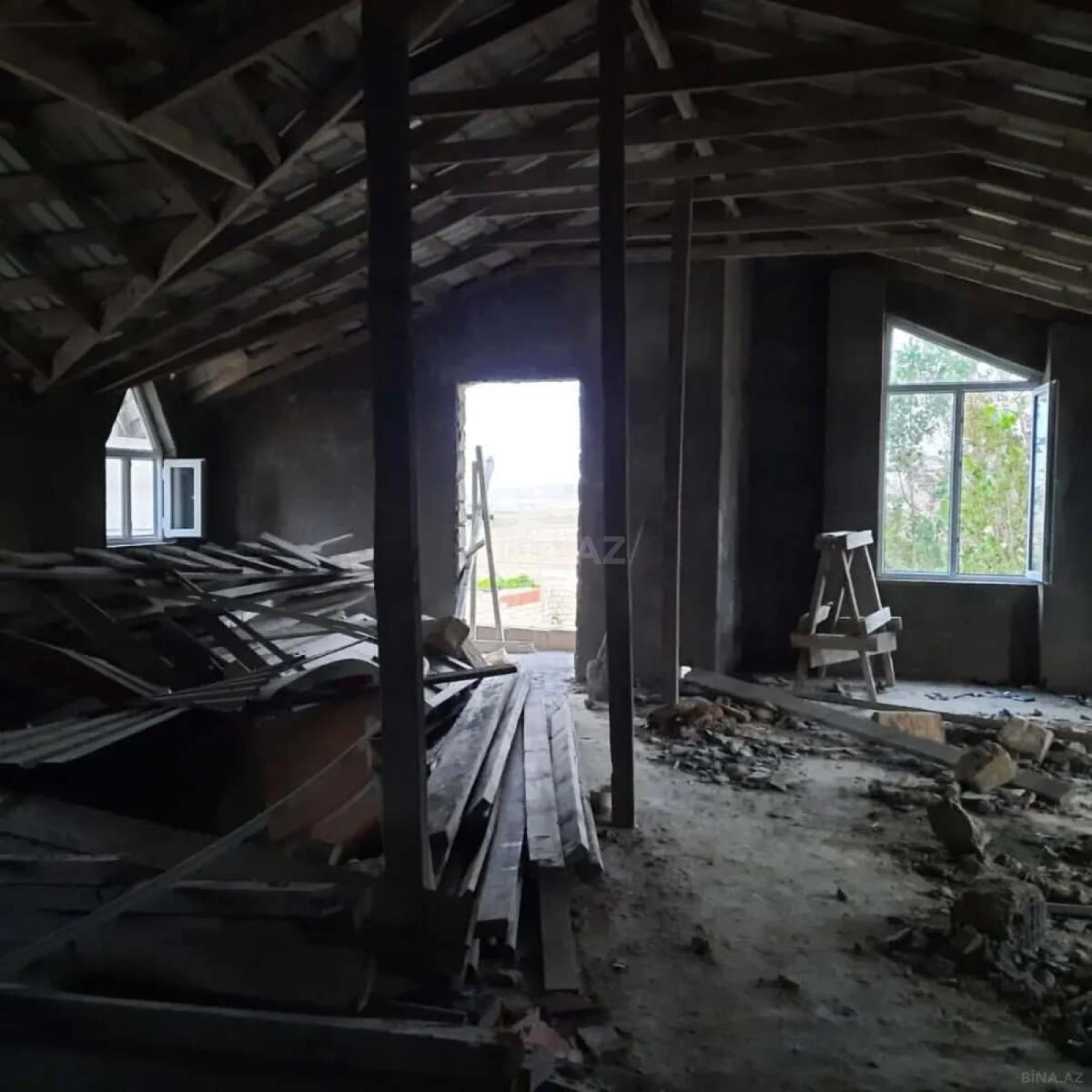 Satılır həyət evi 210 m²