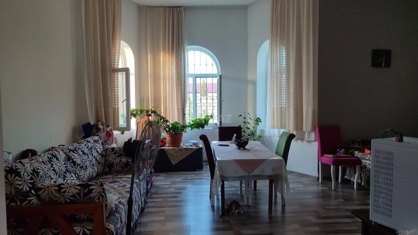 Satılır həyət evi 210 m²