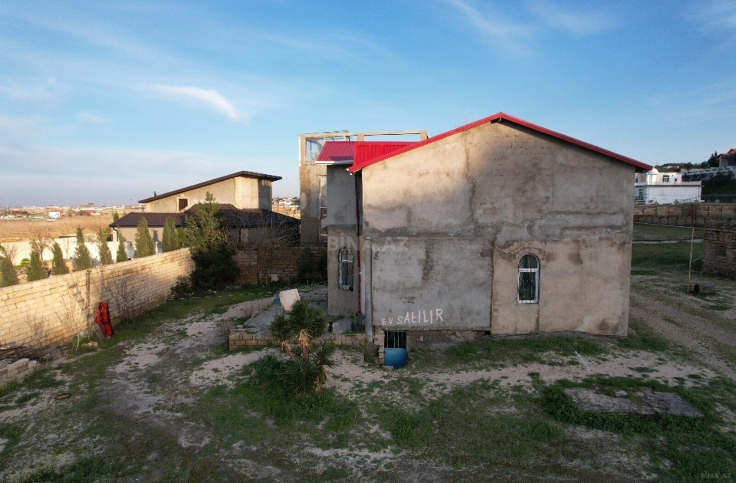 Satılır həyət evi 210 m²