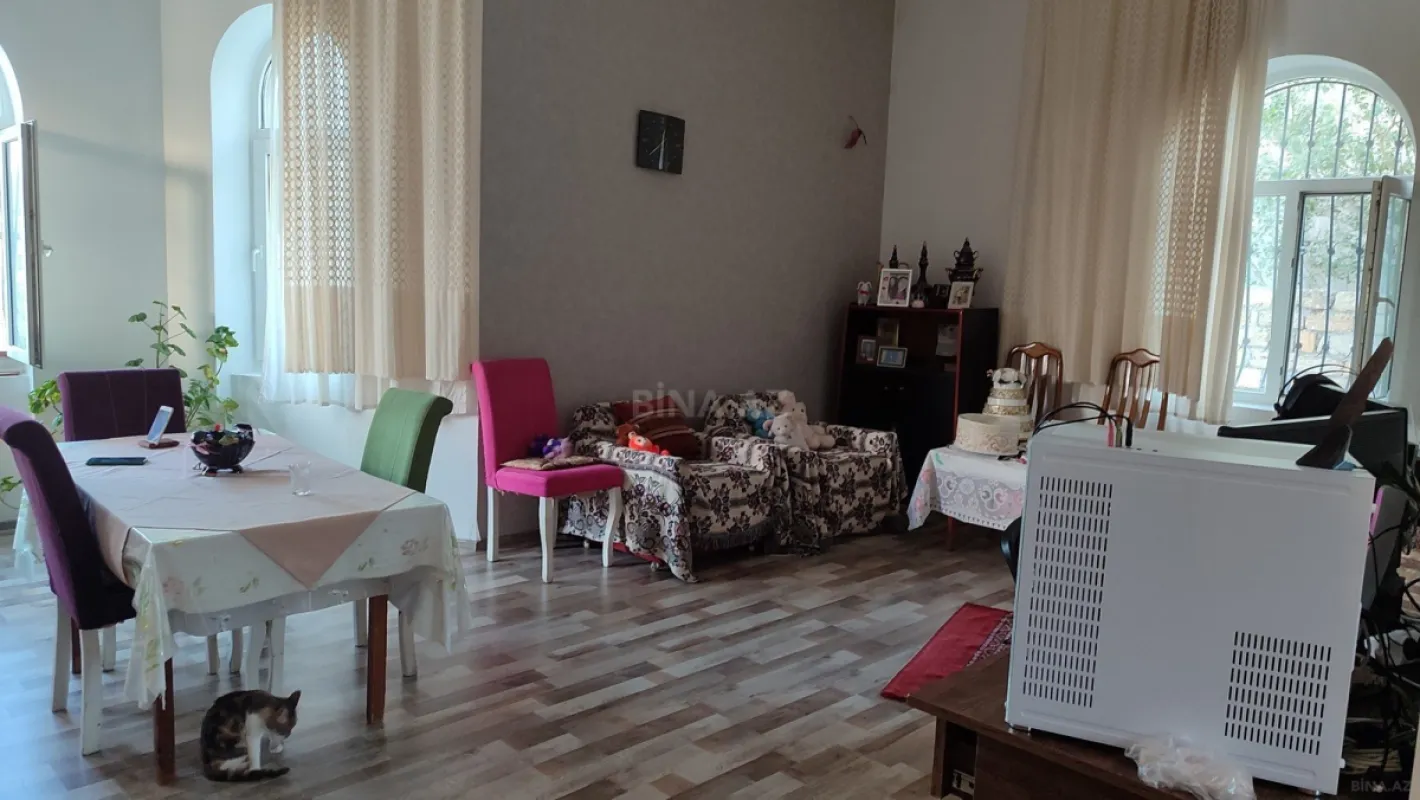 Satılır həyət evi 210 m²