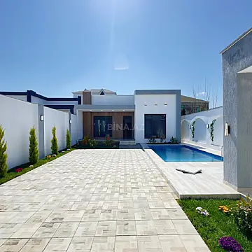 Satılır 4 otaqlı həyət evi 150 m²