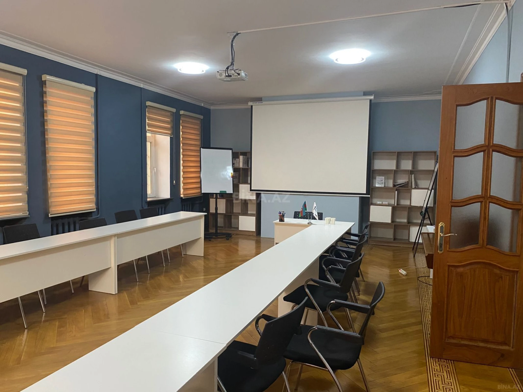 Kirayə verilir 12 otaqlı ofis 800 m²