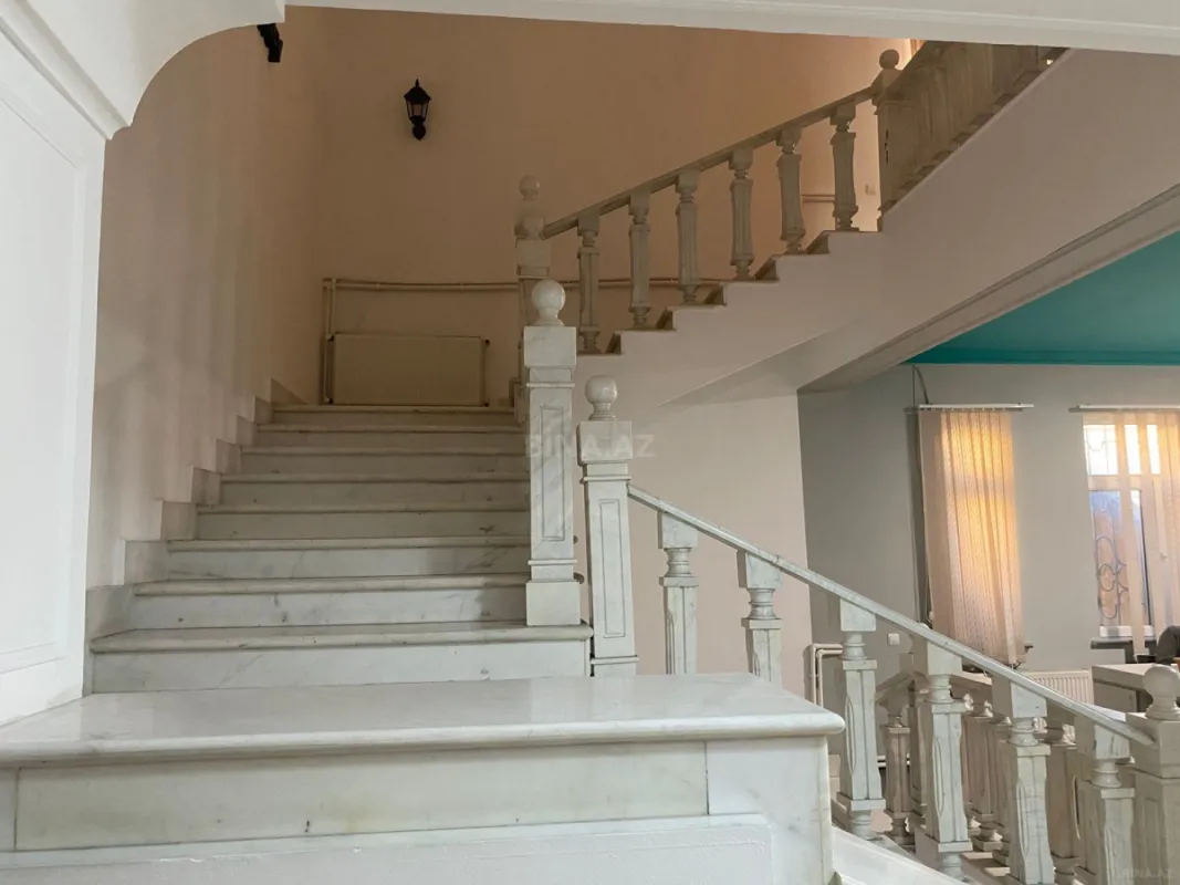 Kirayə verilir 12 otaqlı ofis 800 m²