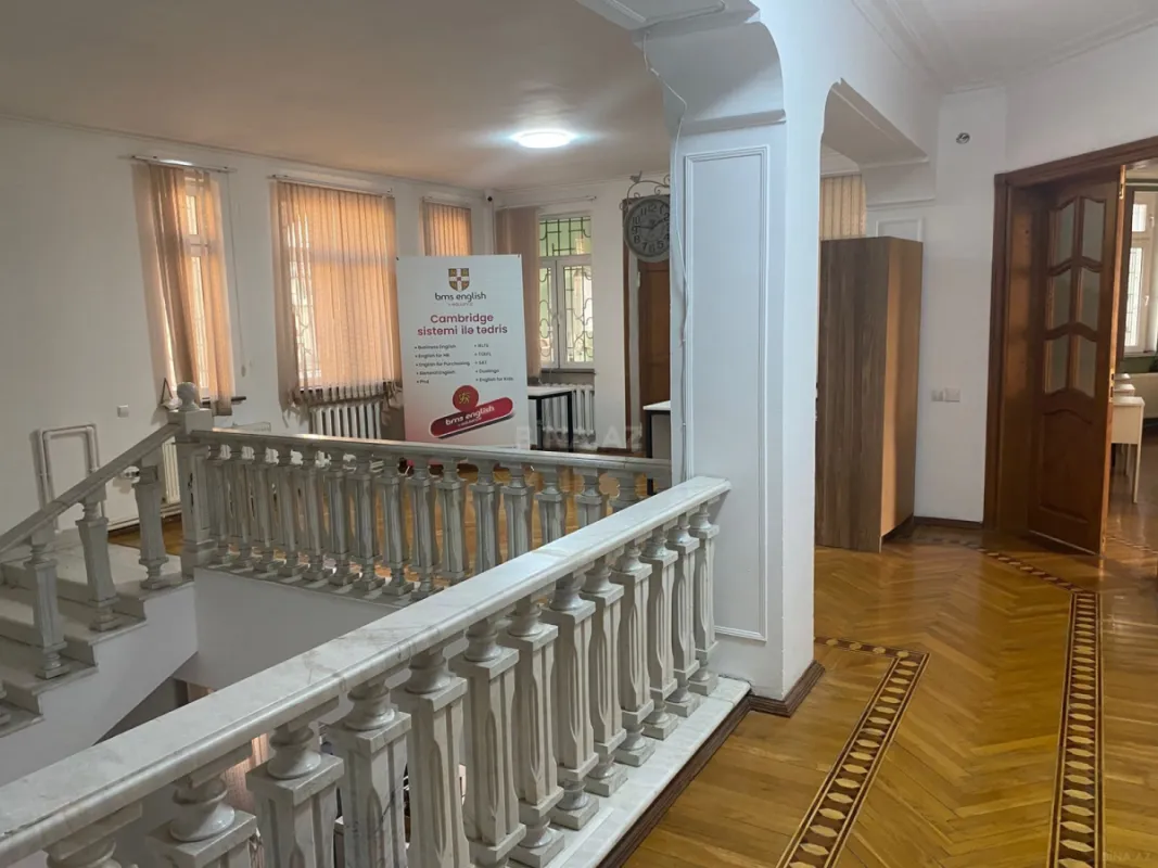 Kirayə verilir 12 otaqlı ofis 800 m²