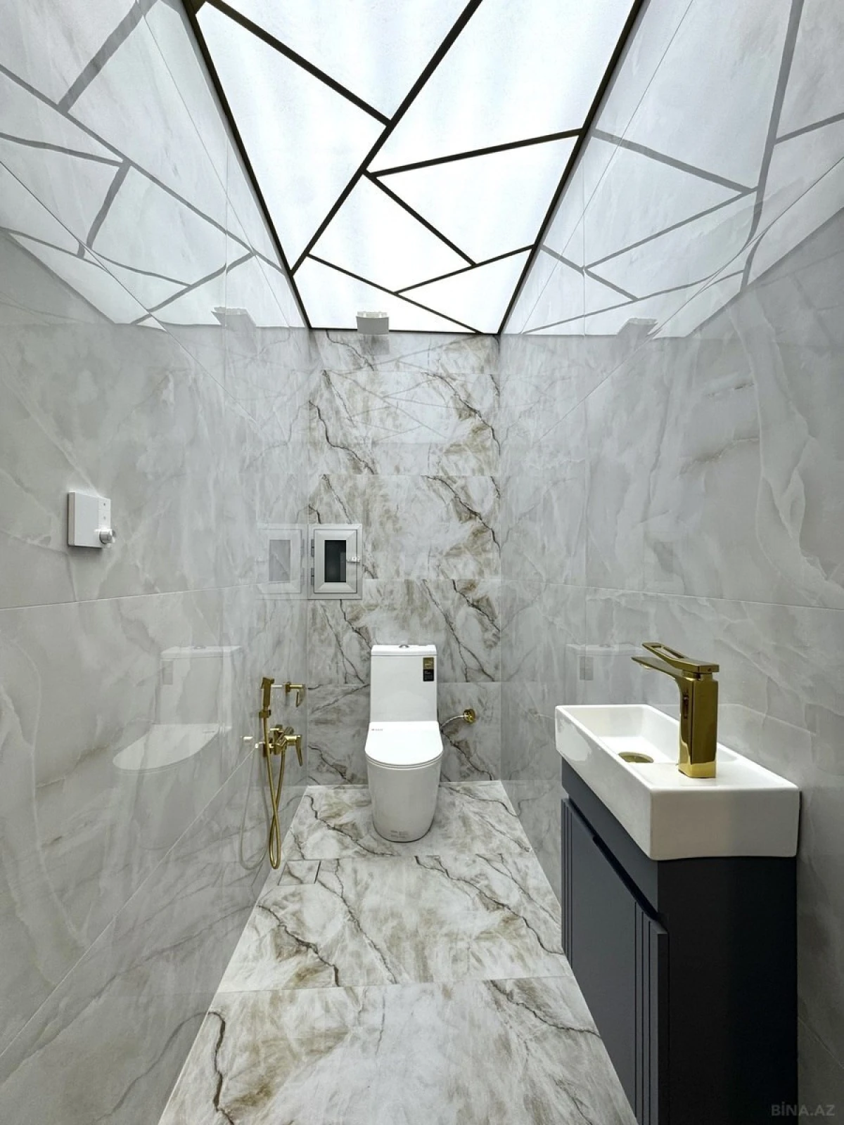 Satılır 3 otaqlı mənzil 110 m²