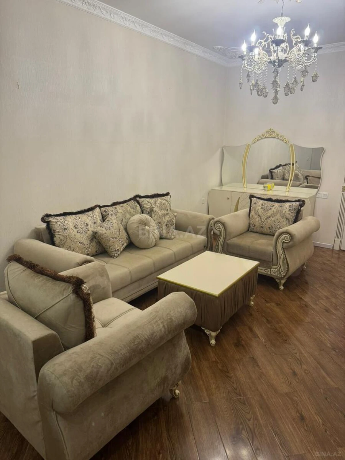 Kirayə verilir 2 otaqlı mənzil 62 m²