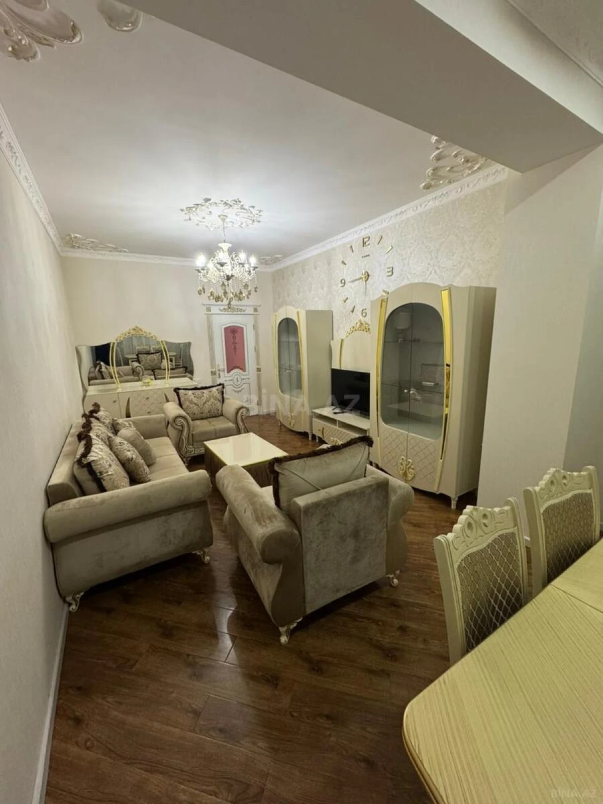 Kirayə verilir 2 otaqlı mənzil 62 m²