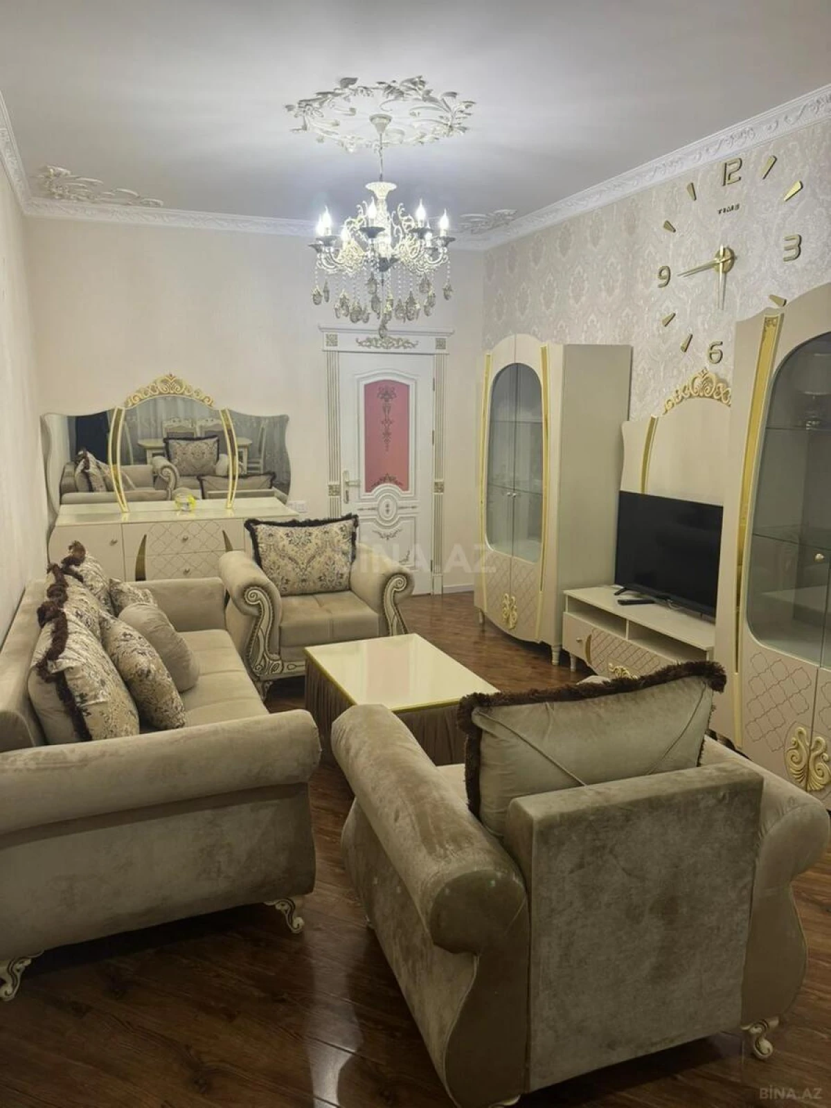 Kirayə verilir 2 otaqlı mənzil 62 m²