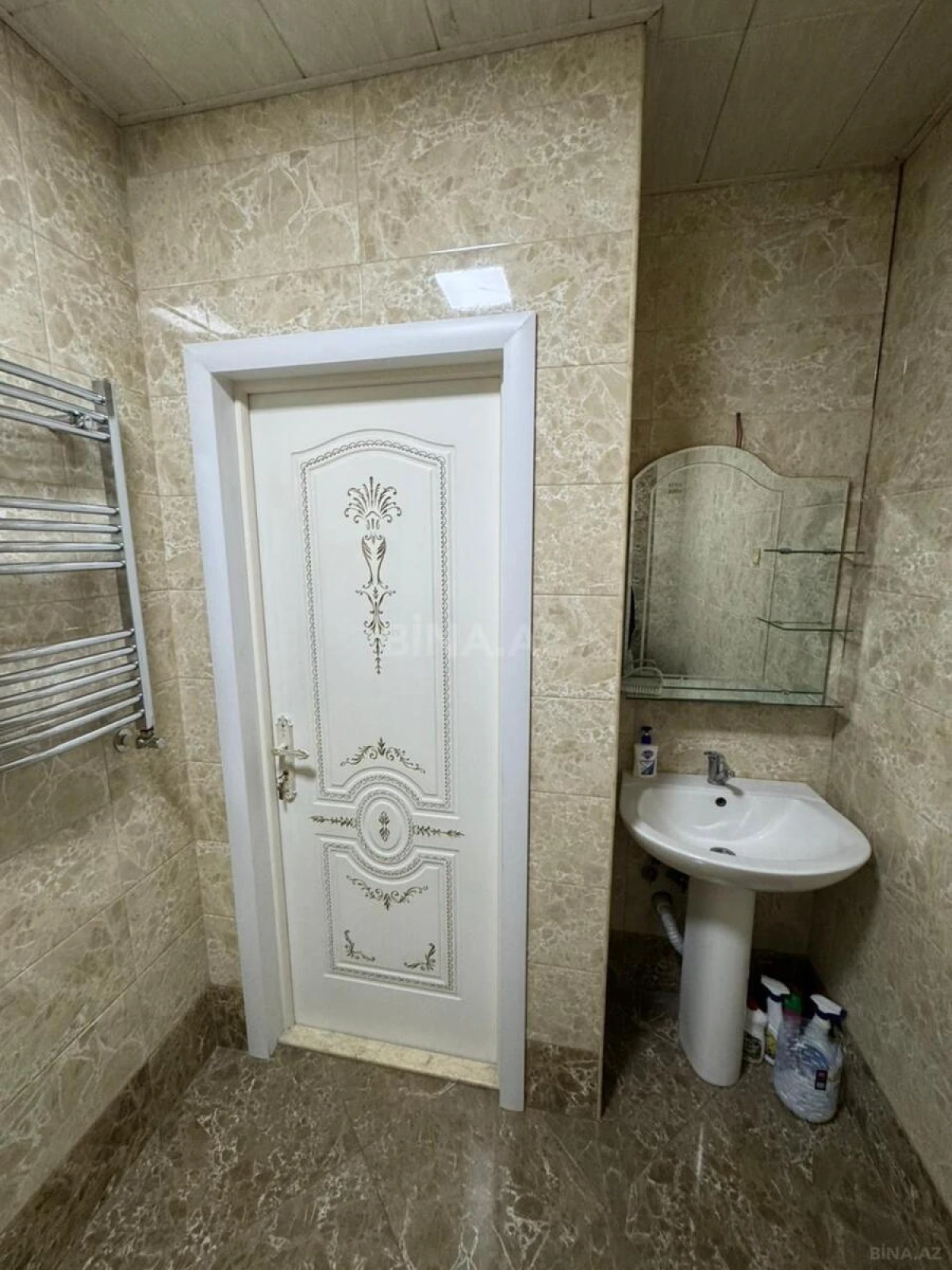 Kirayə verilir 2 otaqlı mənzil 62 m²