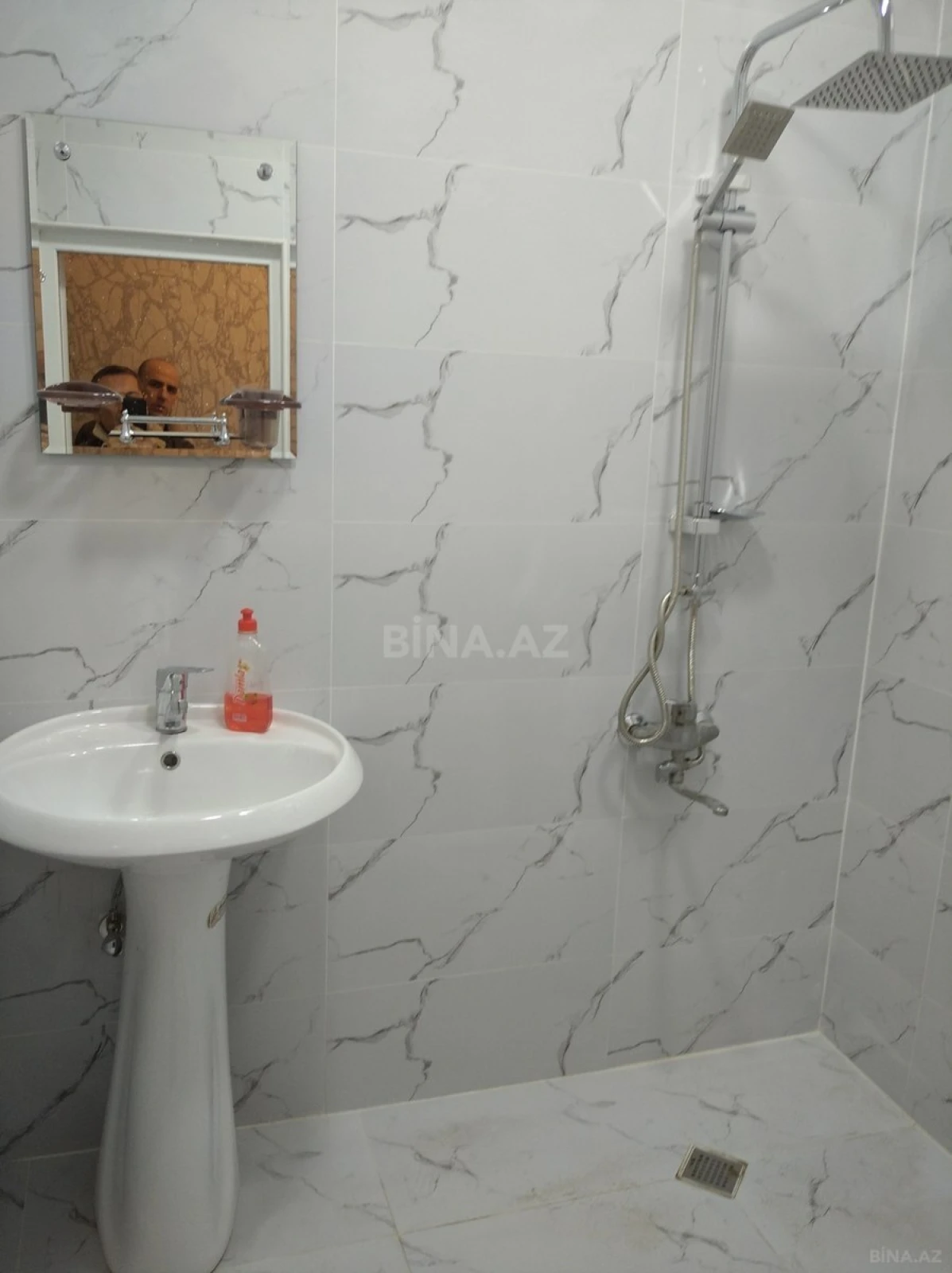 Kirayə verilir 2 otaqlı mənzil 60 m²