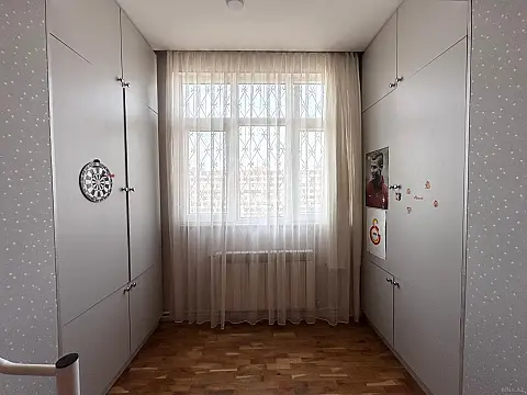 Satılır 4 otaqlı mənzil 85 m²