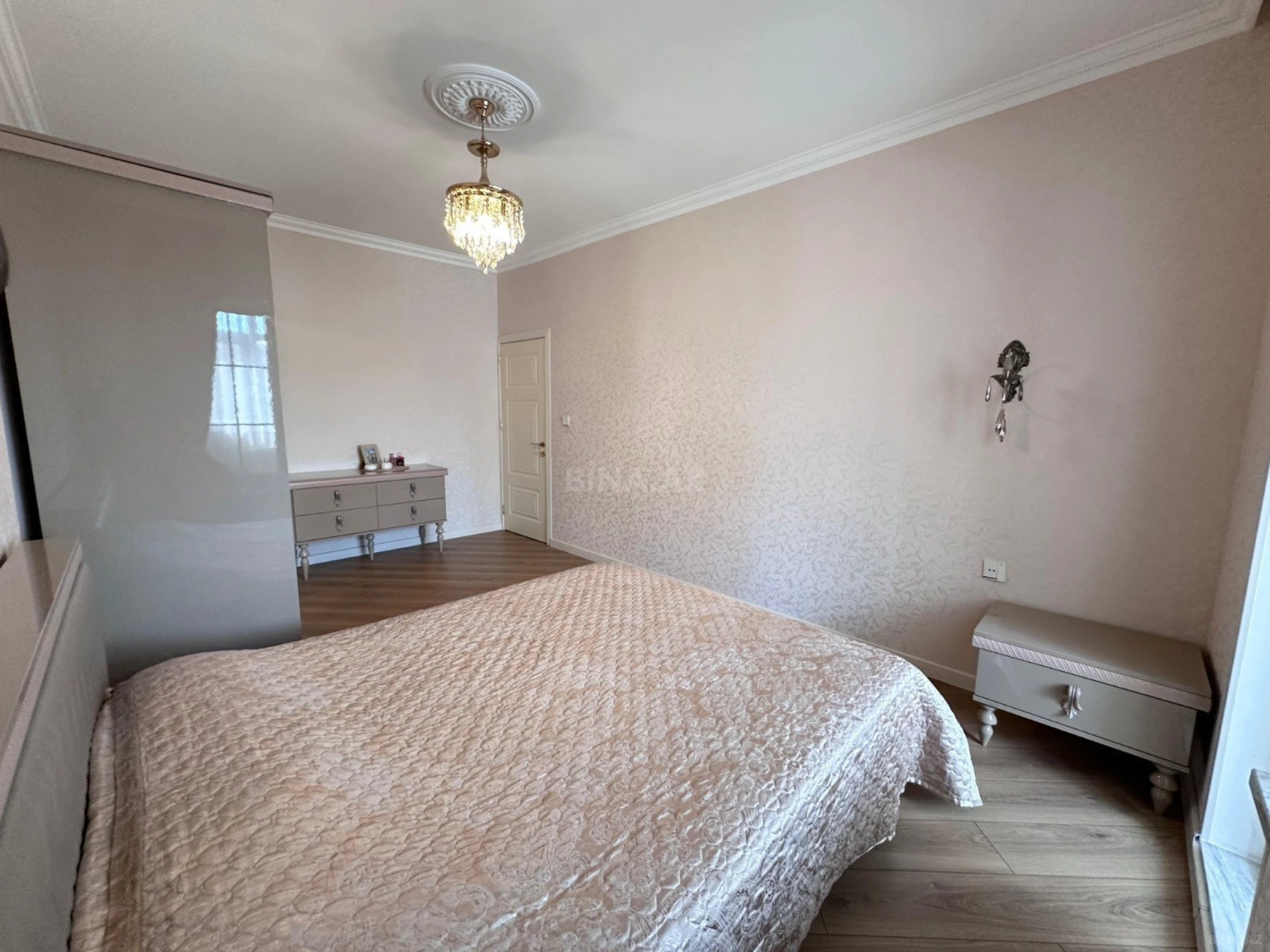 Satılır 4 otaqlı mənzil 85 m²