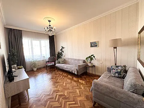 Satılır 4 otaqlı mənzil 85 m²