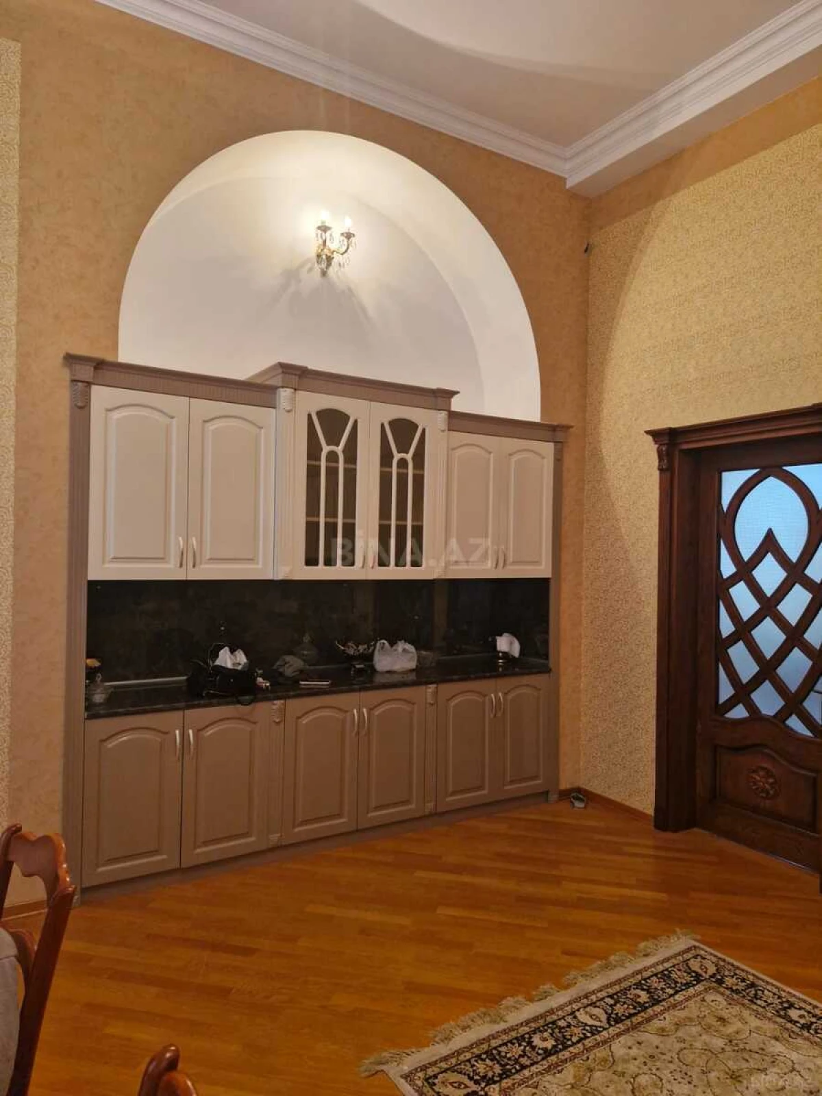 Satılır 5 otaqlı həyət evi 400 m²