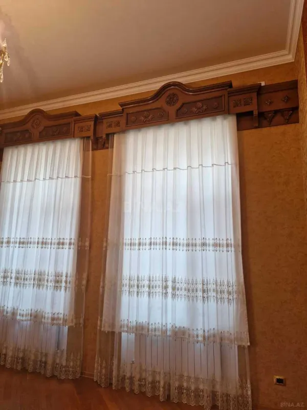 Satılır 5 otaqlı həyət evi 400 m²