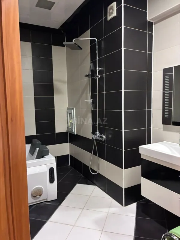 Satılır 3 otaqlı mənzil 152 m²