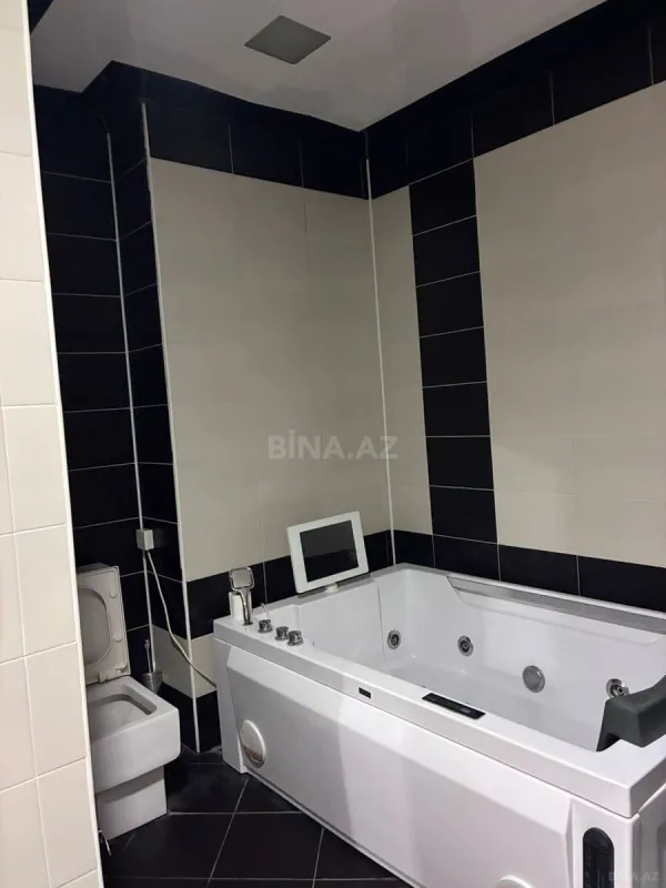Satılır 3 otaqlı mənzil 152 m²