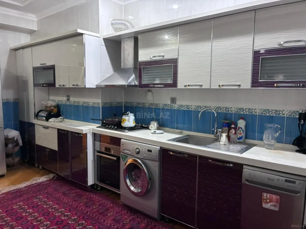 Satılır 3 otaqlı mənzil 152 m²