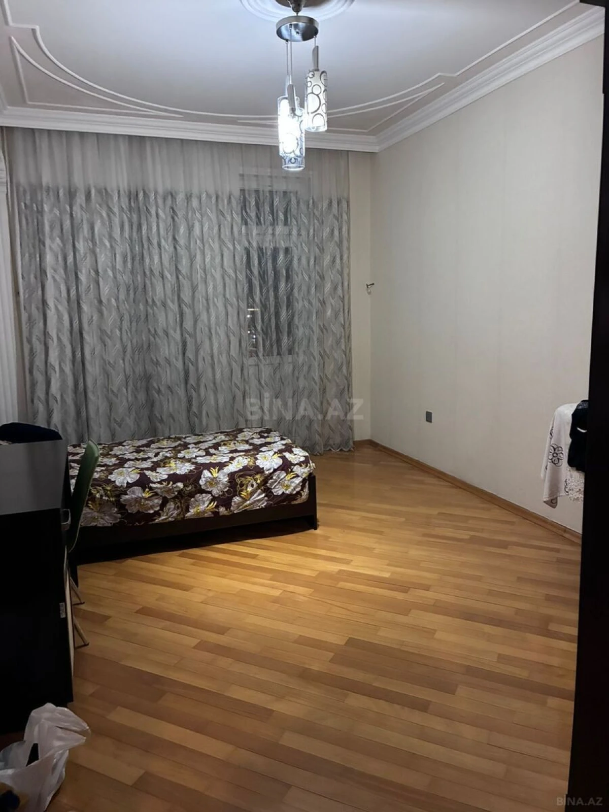 Satılır 3 otaqlı mənzil 152 m²