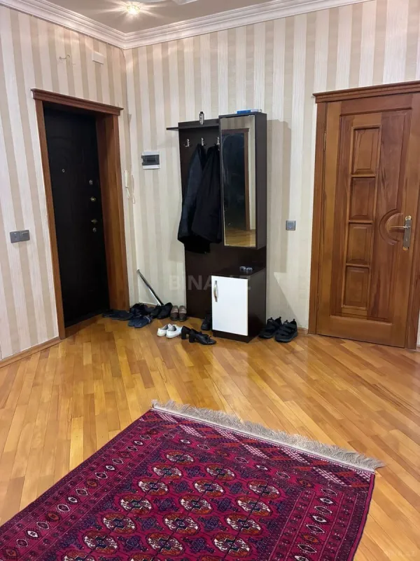 Satılır 3 otaqlı mənzil 152 m²