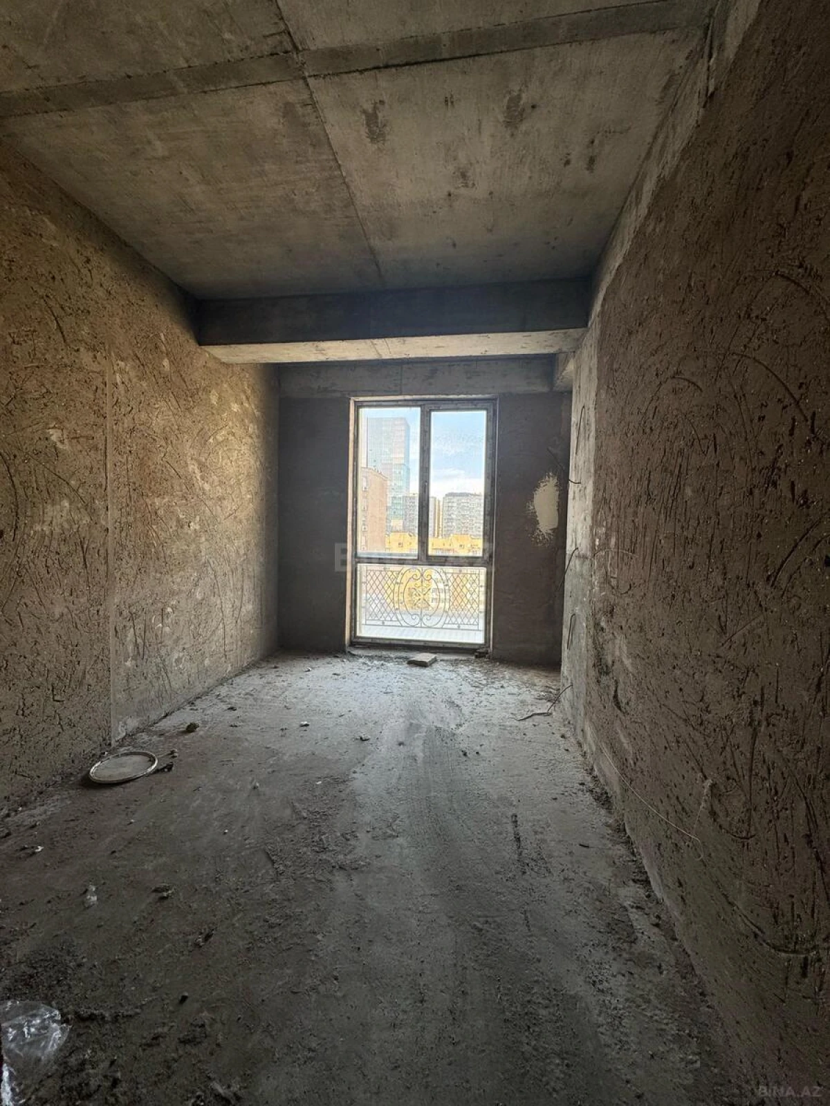 Satılır 3 otaqlı mənzil 106 m²