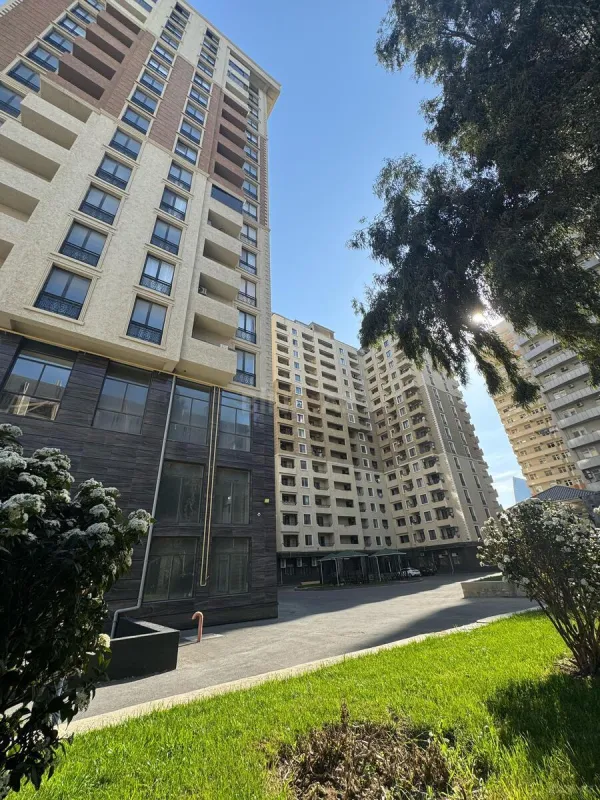 Satılır 3 otaqlı mənzil 106 m²
