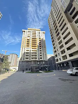 Satılır 3 otaqlı mənzil 106 m²