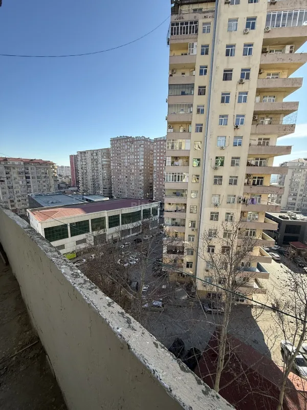 Satılır 4 otaqlı mənzil 77 m²