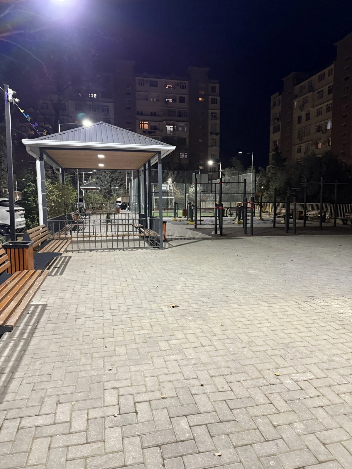 Satılır 4 otaqlı mənzil 77 m²