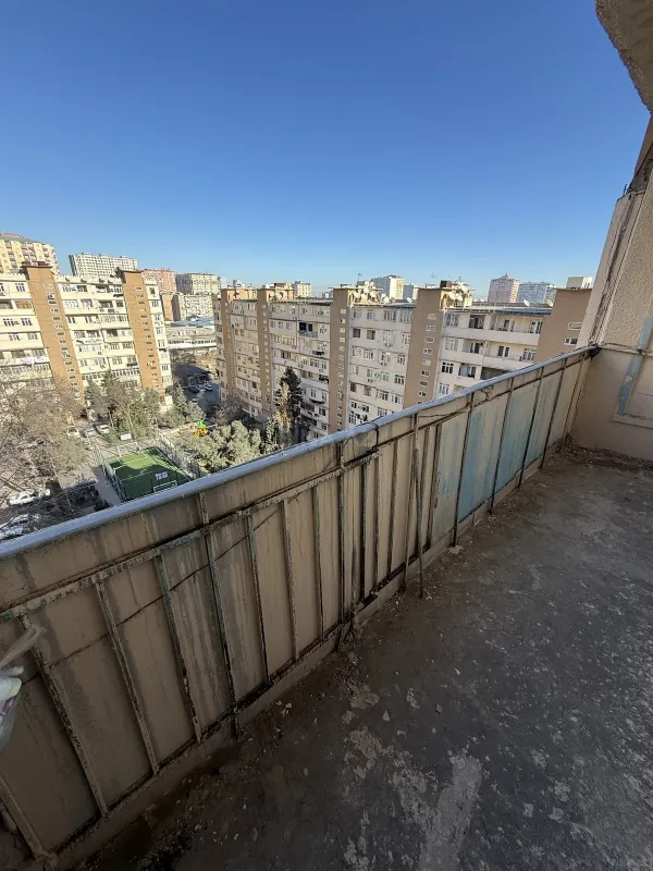 Satılır 4 otaqlı mənzil 77 m²