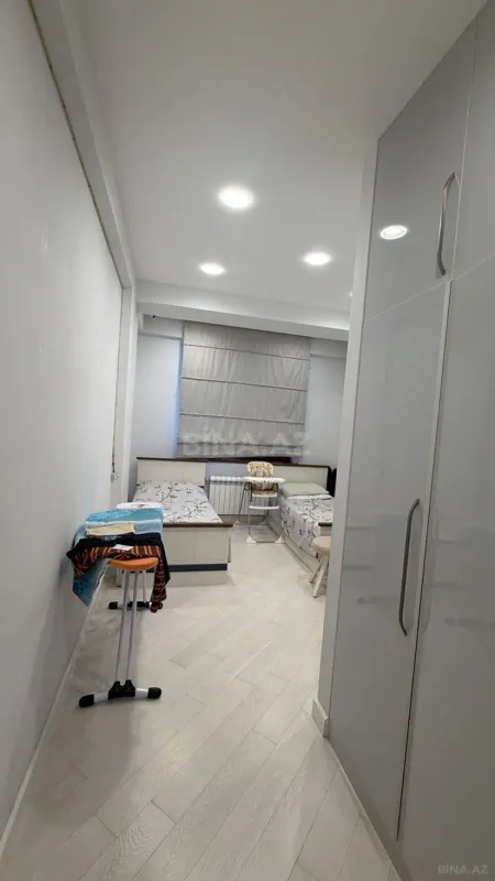 Satılır 4 otaqlı mənzil 155 m²