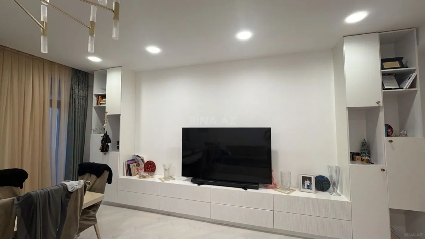 Satılır 4 otaqlı mənzil 155 m²