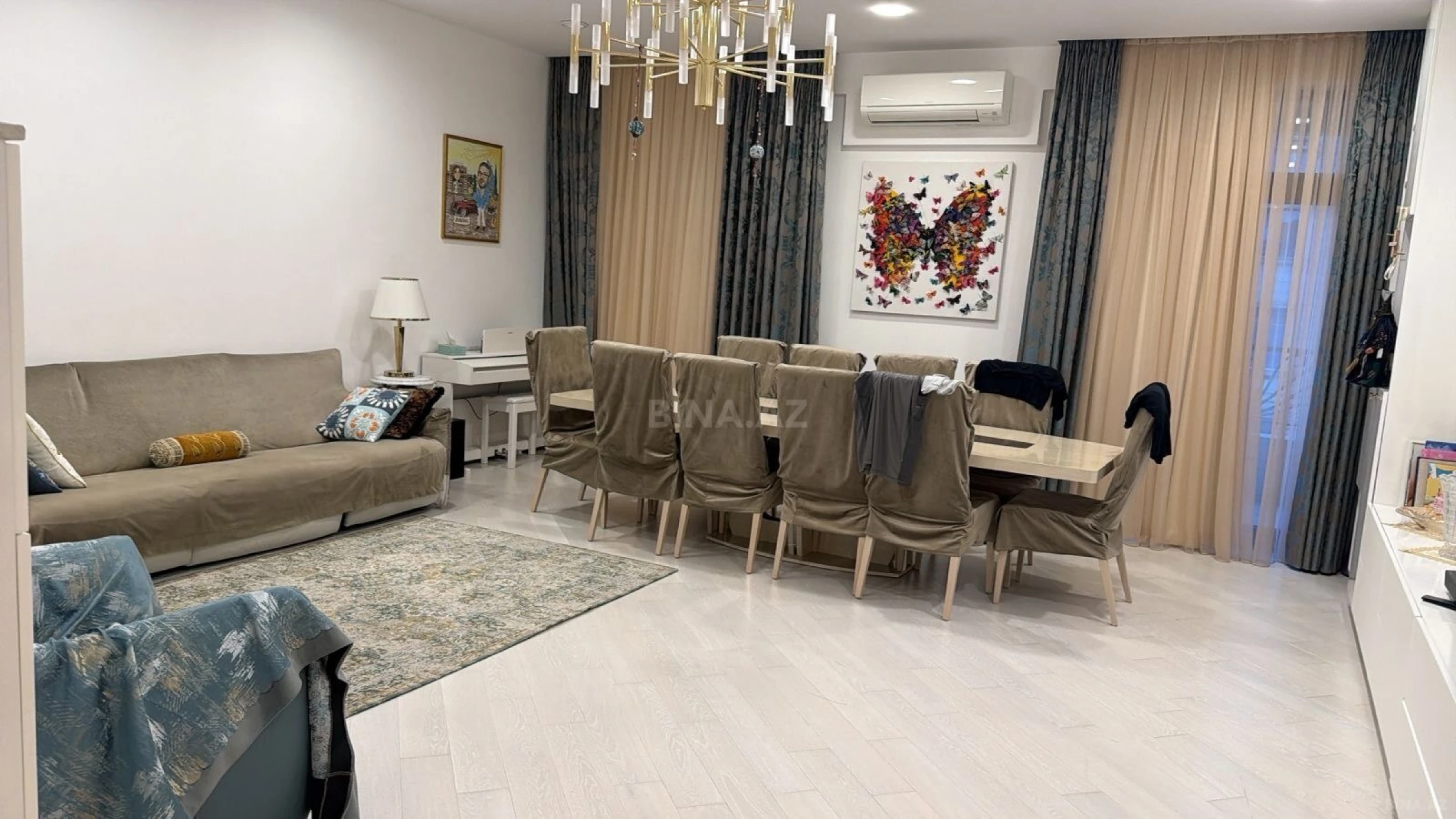 Satılır 4 otaqlı mənzil 155 m²