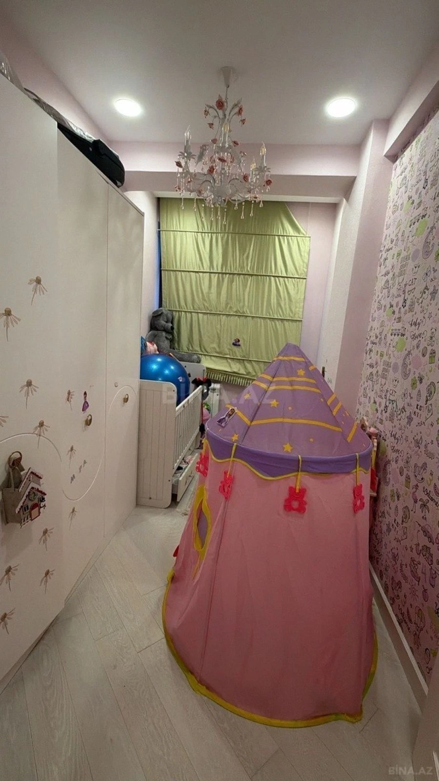 Satılır 4 otaqlı mənzil 155 m²