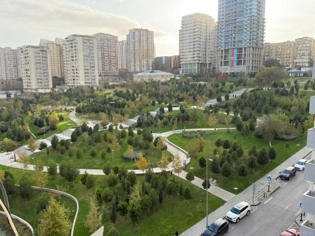 Kirayə verilir 4 otaqlı mənzil 165 m²