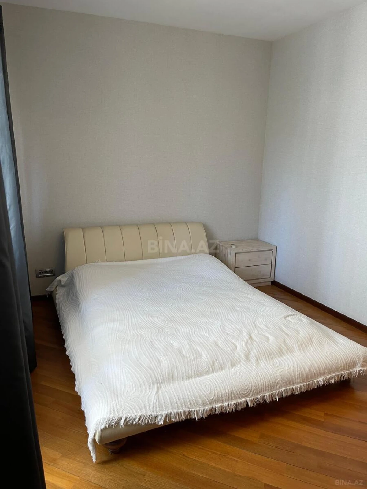 Kirayə verilir 4 otaqlı mənzil 165 m²