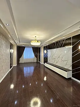 Satılır 4 otaqlı mənzil 215 m² — Bakı 4 otaq 215.00 m²