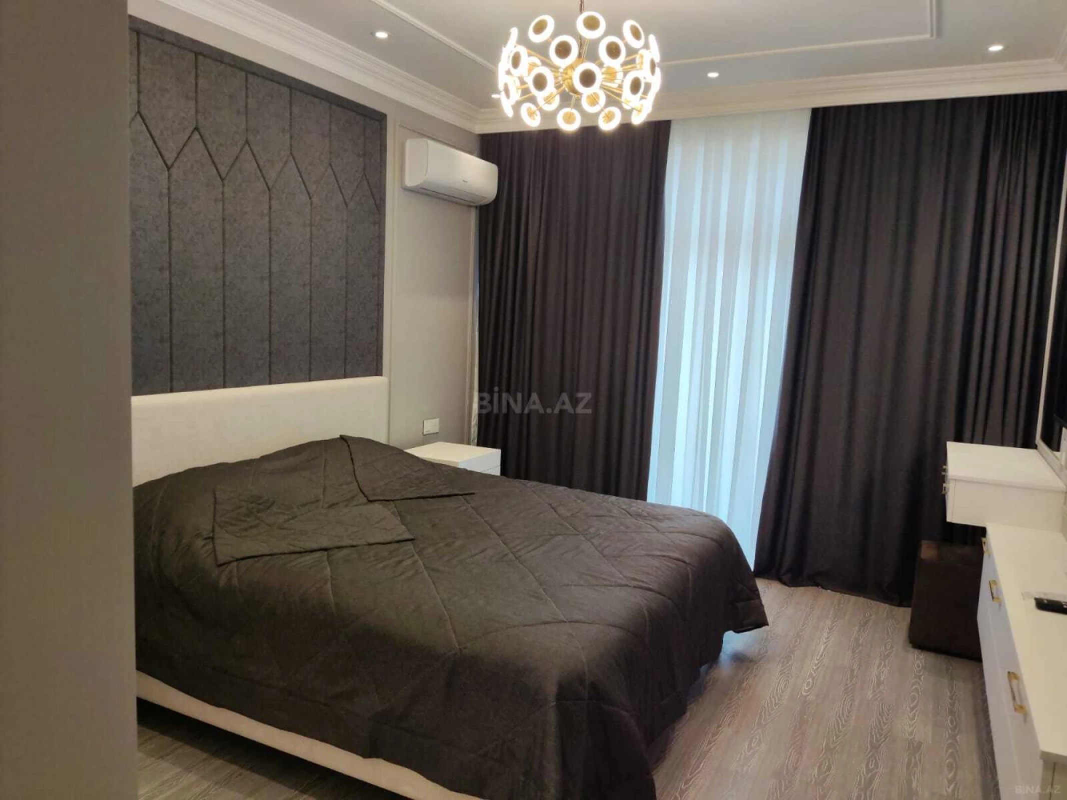 Satılır 3 otaqlı mənzil 109 m²