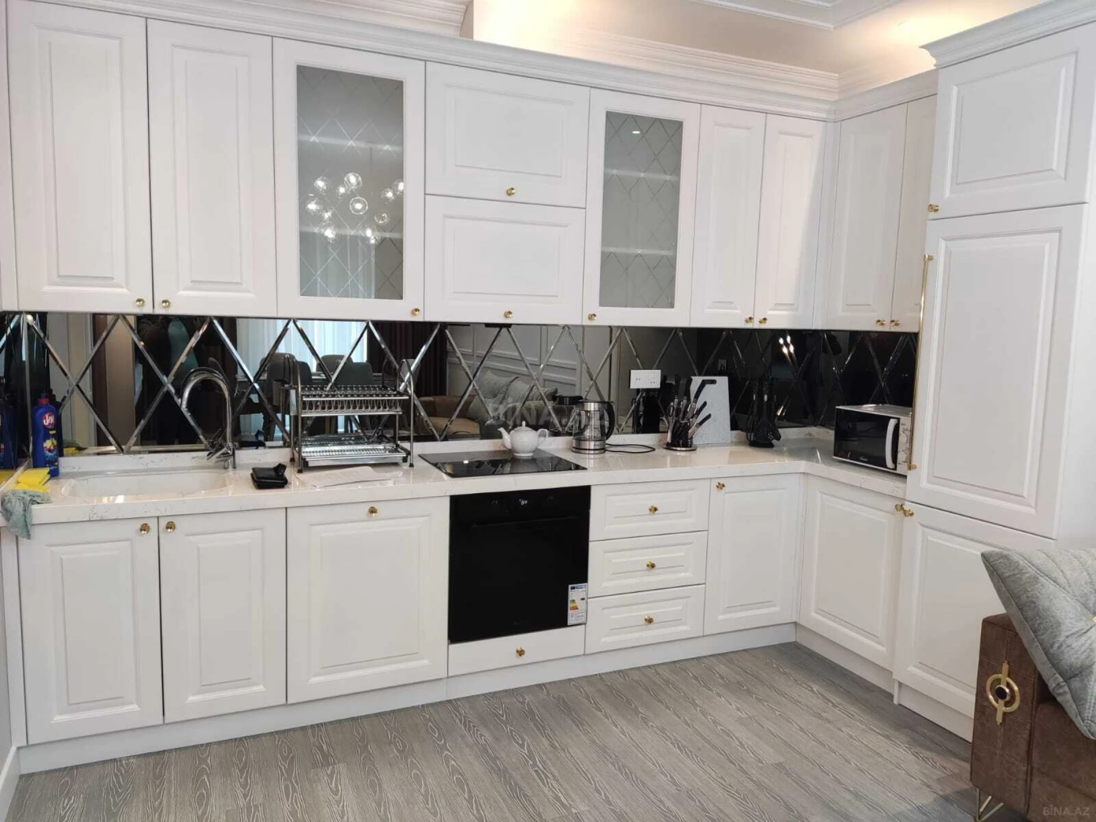 Satılır 3 otaqlı mənzil 109 m²