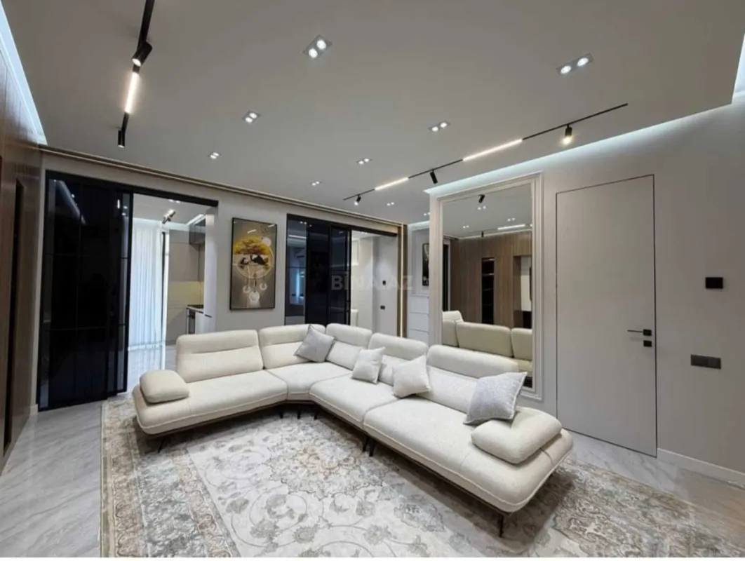 Kirayə verilir 2 otaqlı mənzil 100 m²