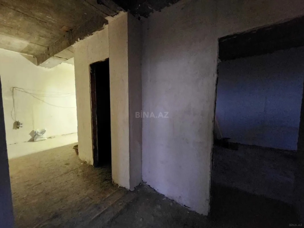 Satılır 4 otaqlı mənzil 160 m²
